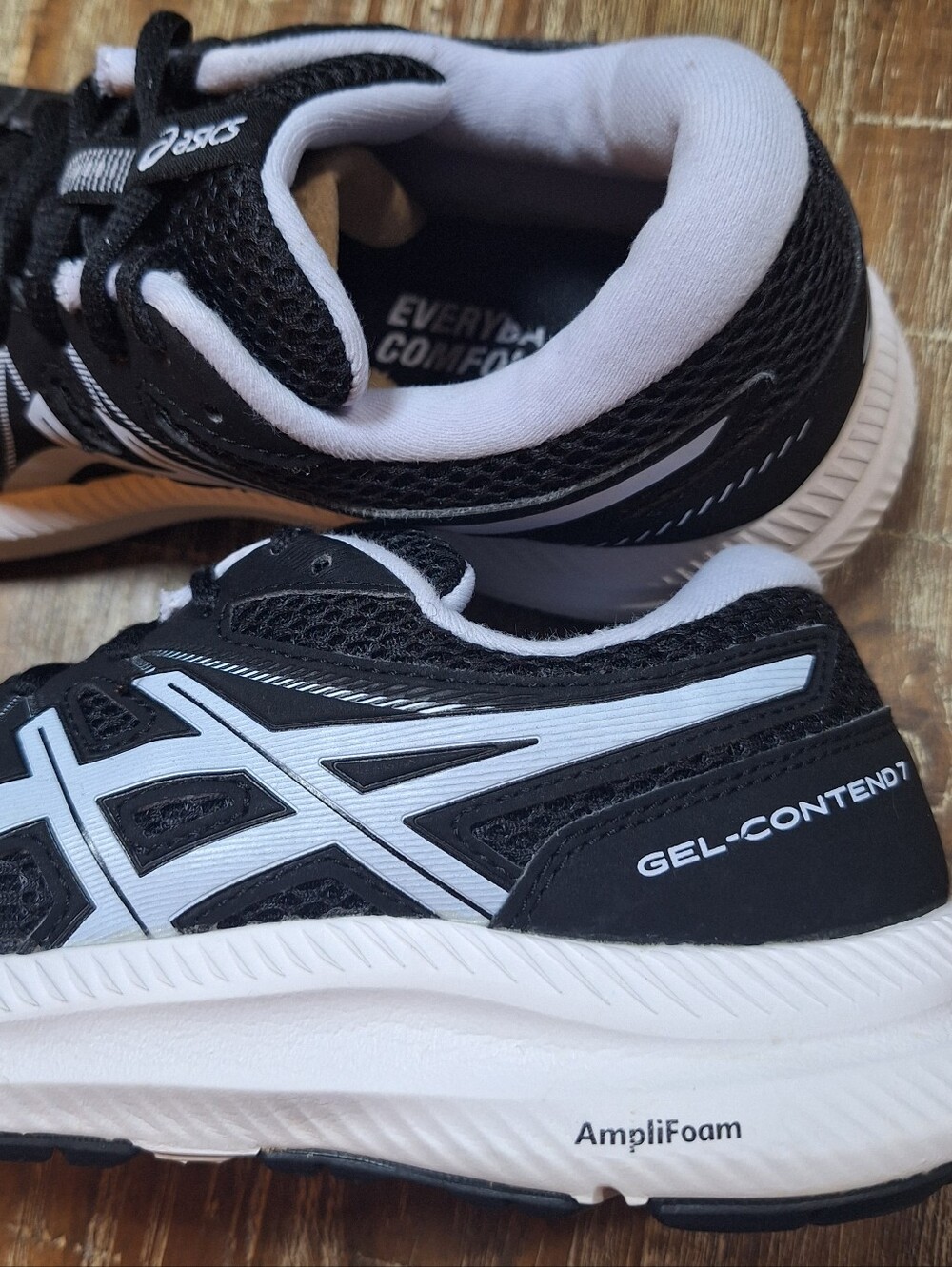 Size 9 - Asics Gel Contend 7 Black Light Blue Womens Running Shoes 1012A91 - Picture 3 of 10